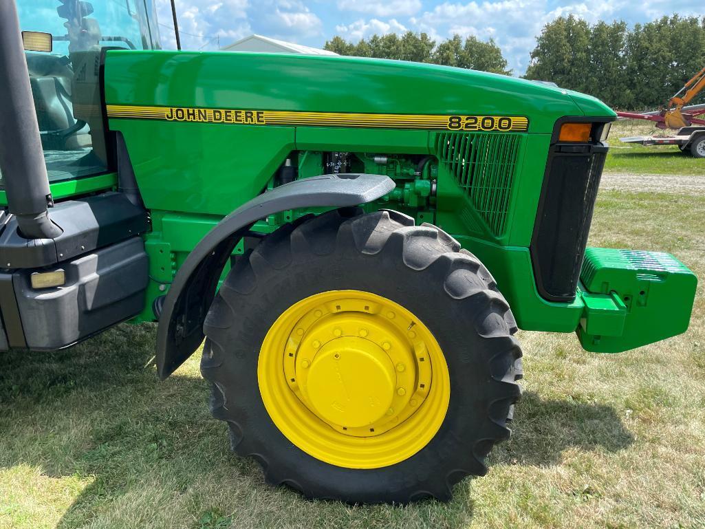 1996 John Deere 8200 MFWD tractor