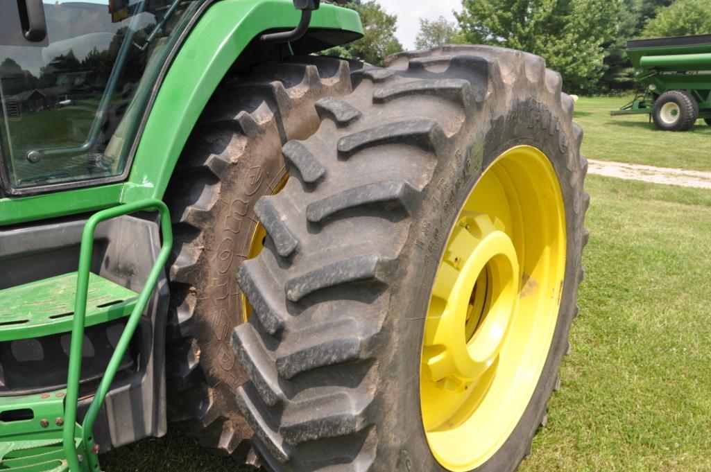 2000 John Deere 8410 MFWD tractor