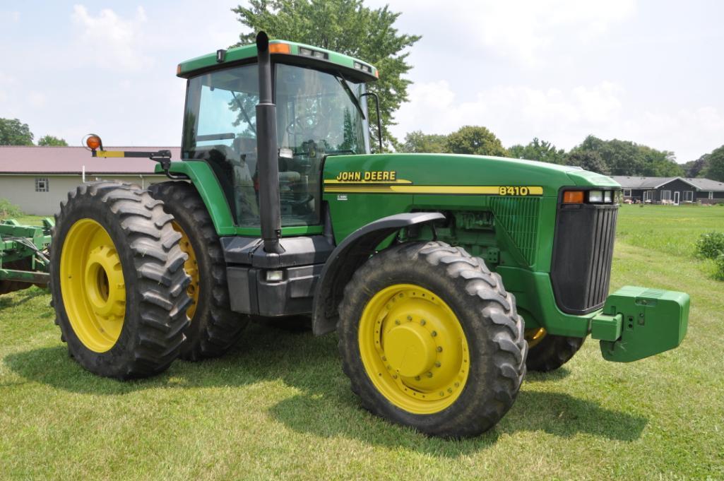 2000 John Deere 8410 MFWD tractor