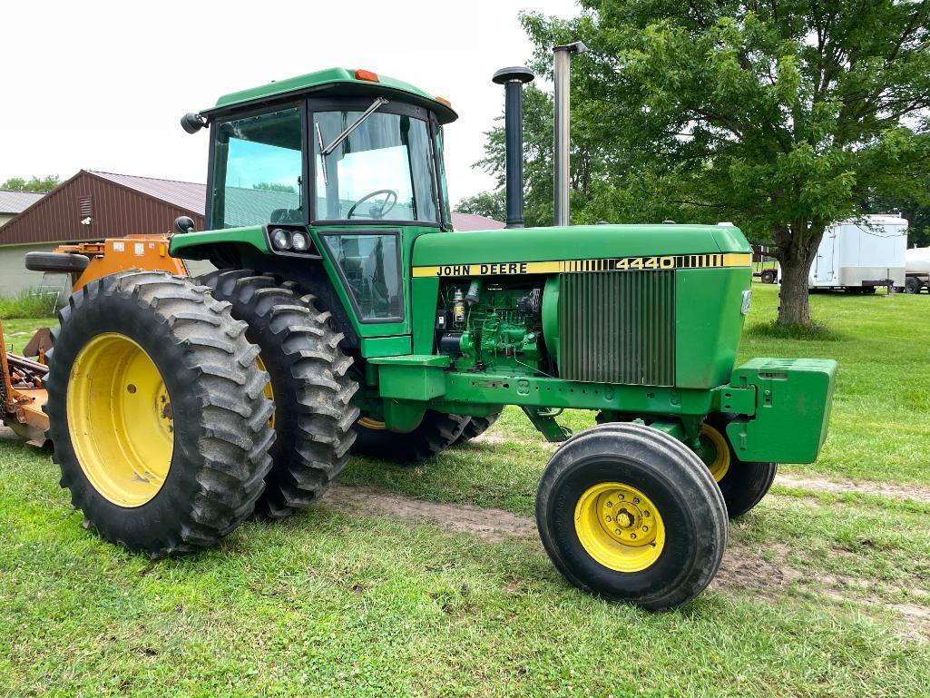 1981 John Deere 4440 2wd tractor