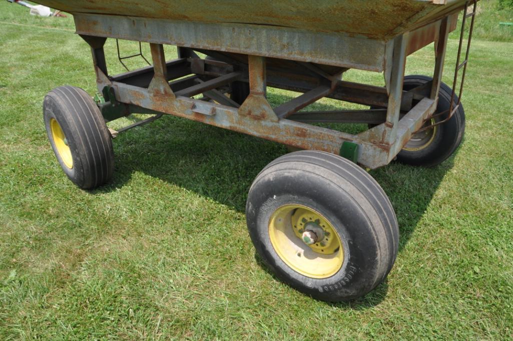 300 bu. gravity wagon on JD gear