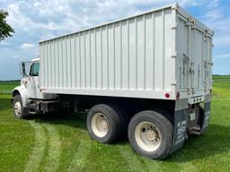 1999 International 4900 tandem grain truck