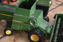 John Deere Combine with corn head and platform