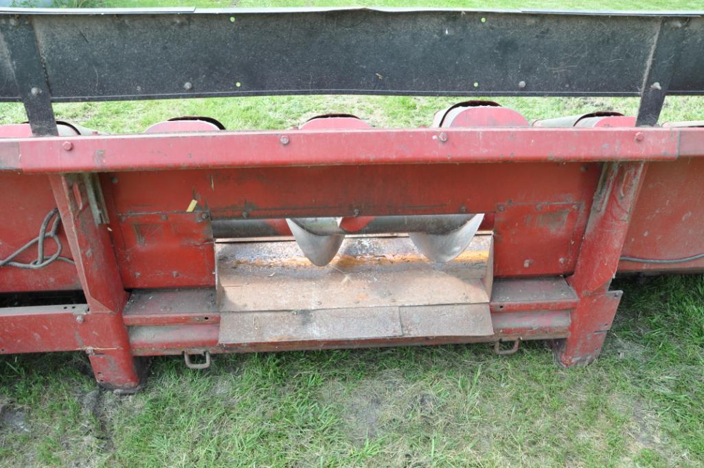 Case-IH 1063 6 row 30" corn head