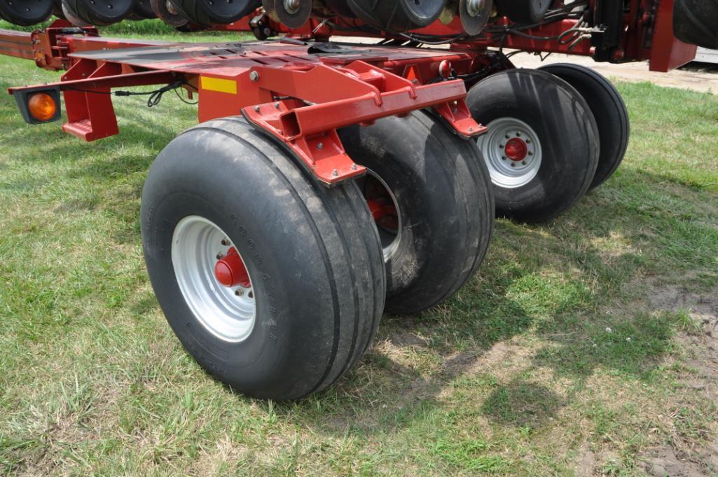 2007 Case-IH 1240 16 row 30" planter