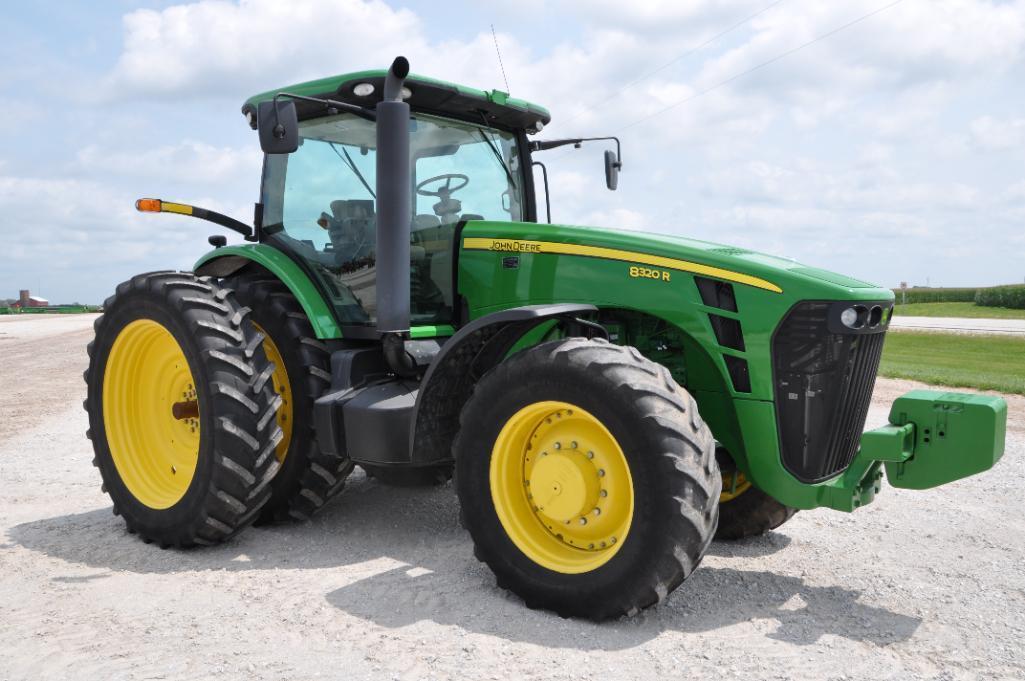 2010 John Deere 8320R MFWD tractor