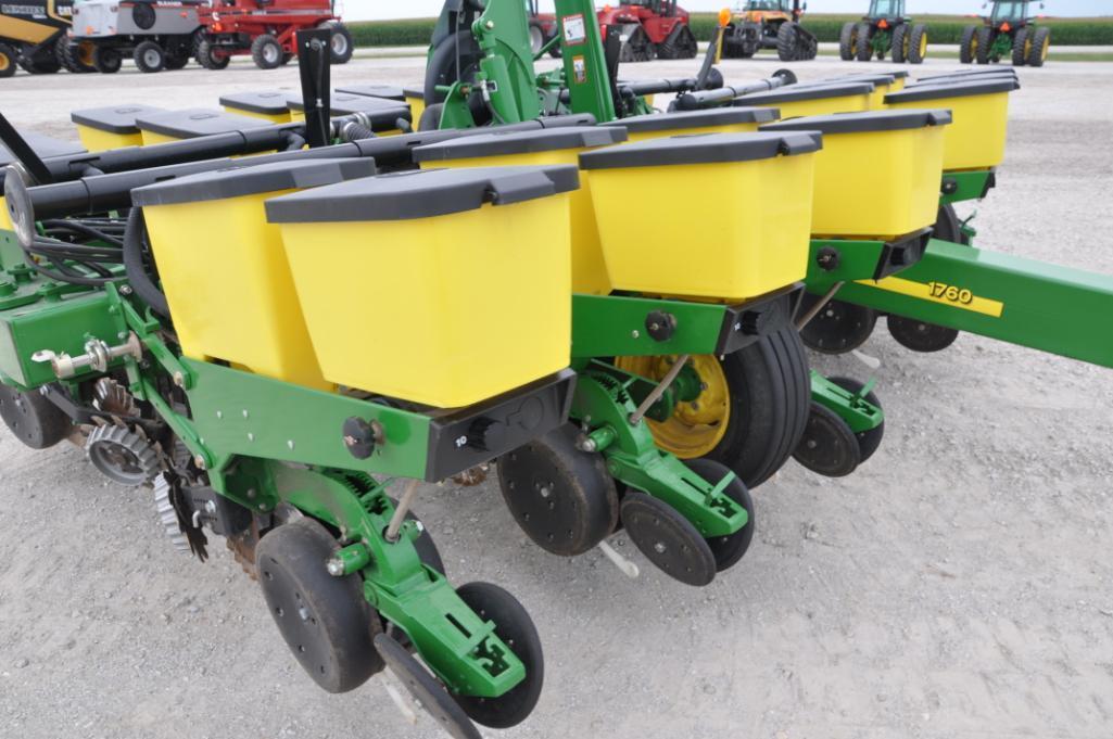 2013 John Deere 1760 12 row 30" planter