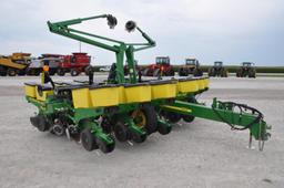 2013 John Deere 1760 12 row 30" planter