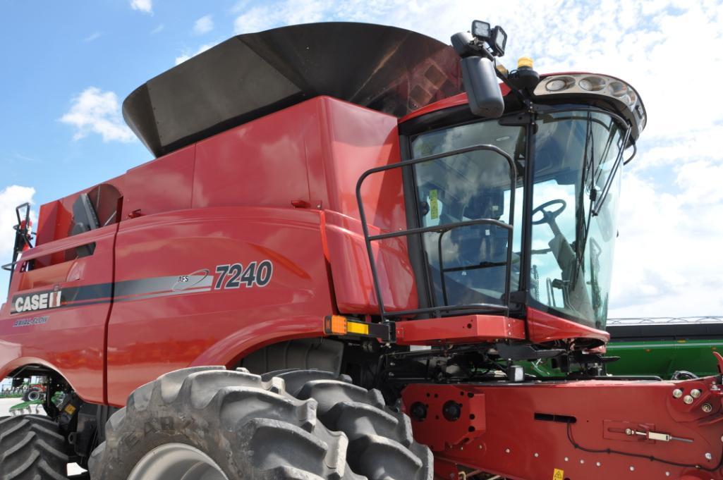 2018 Case-IH 7240 2wd combine