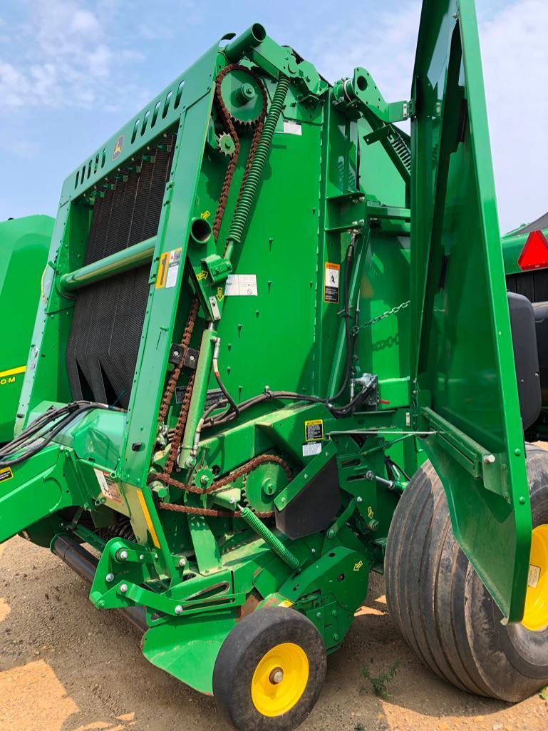 2018 John Deere 560M round baler