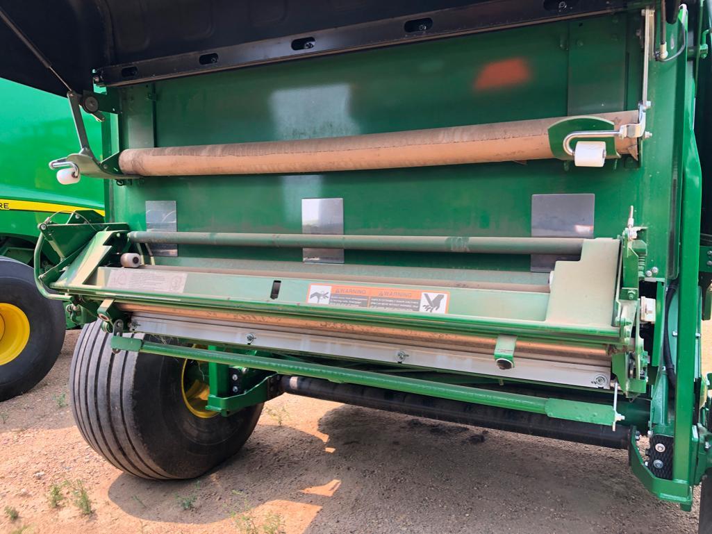 2018 John Deere 560M round baler