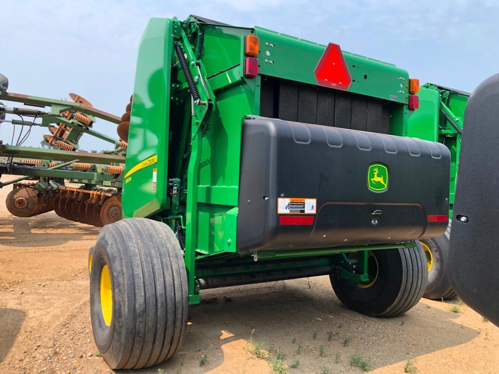 2018 John Deere 560M round baler