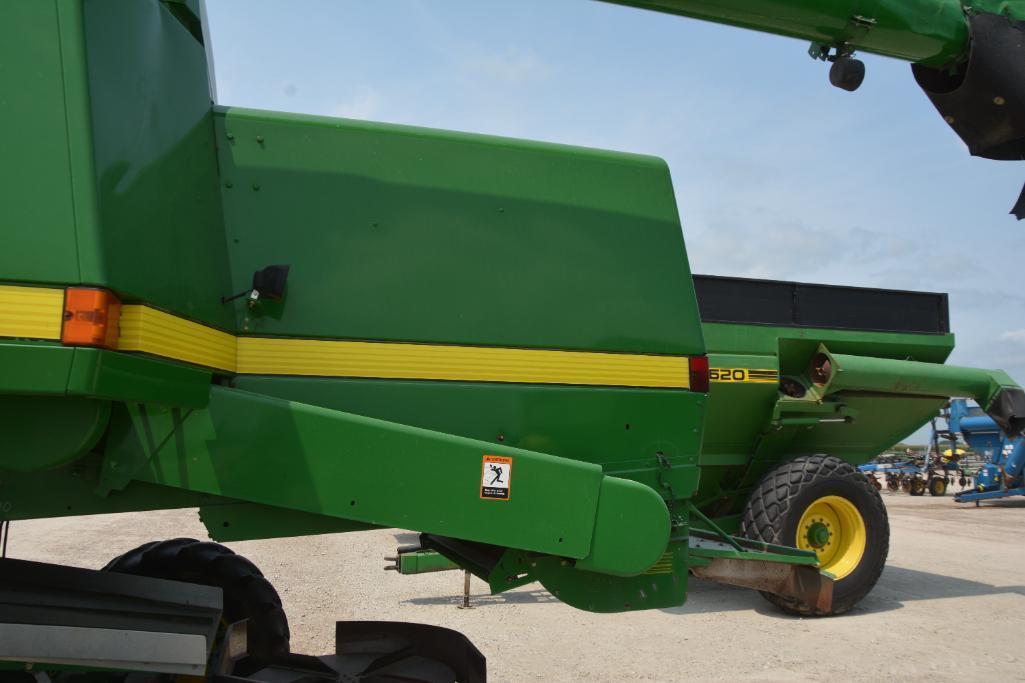 1999 John Deere 9510 2wd combine