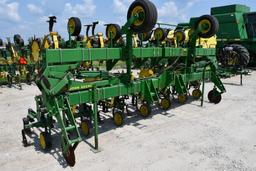 John Deere 845 12 row 30" 3-pt. cultivator