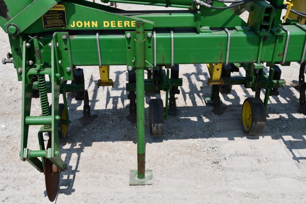 John Deere 845 12 row 30" 3-pt. cultivator