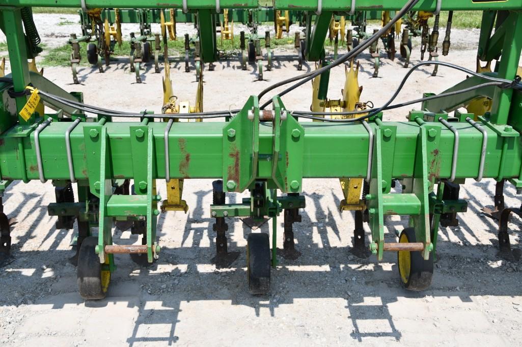 John Deere 845 12 row 30" 3-pt. cultivator