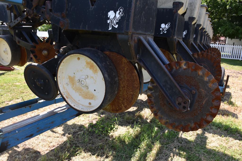 Kinze 2300 12/23 planter