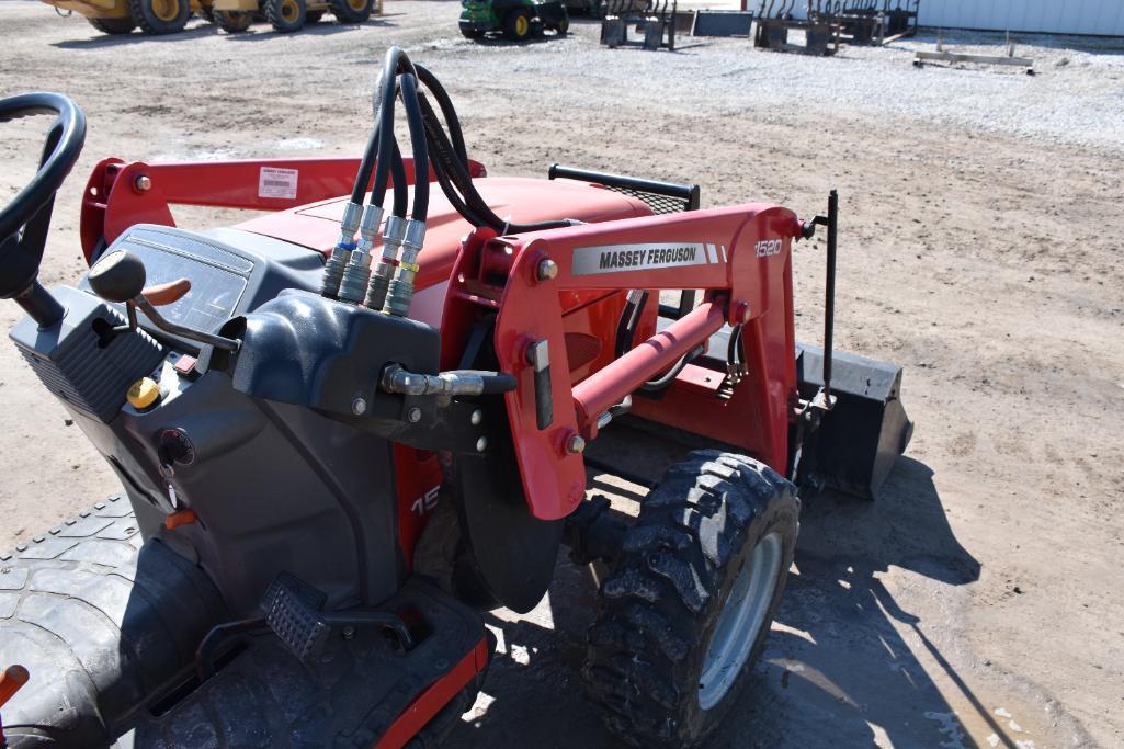 Massey Ferguson 1528 MFWD compact utility tractor