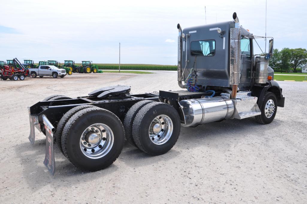 2012 Kenworth T800 day cab semi