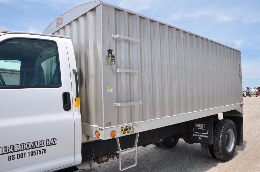 2003 Chevrolet C7500 grain truck