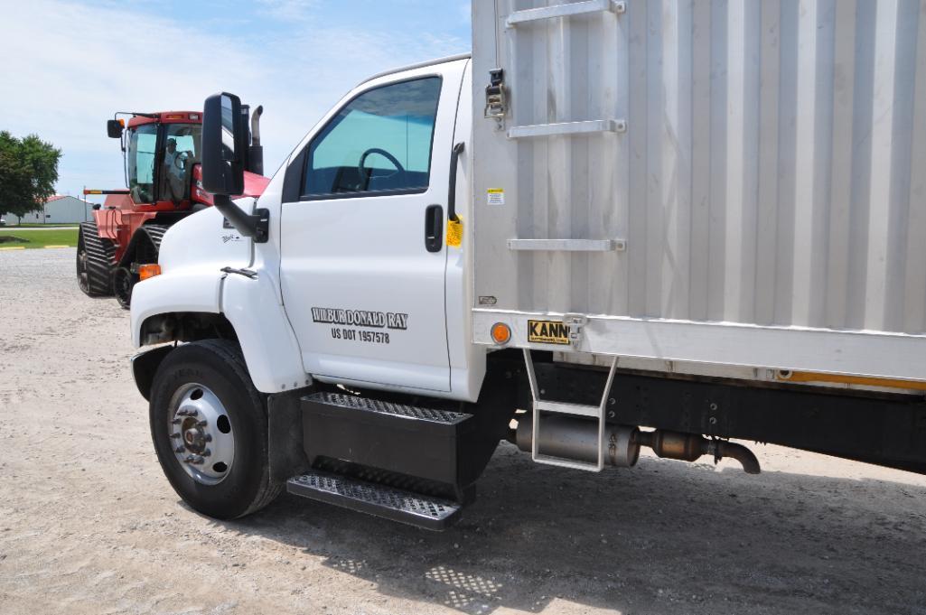 2003 Chevrolet C7500 grain truck