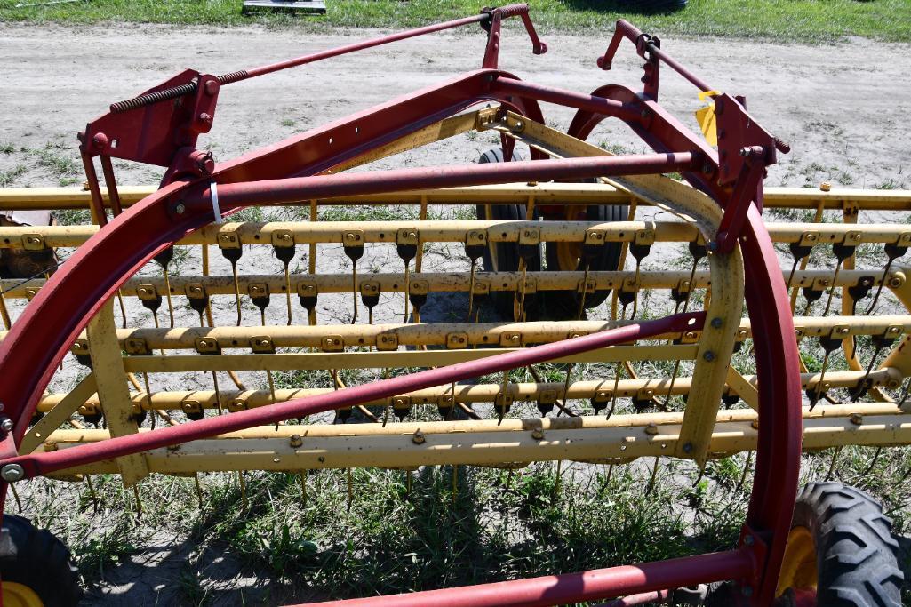 New Holland 258 5 bar hay rake