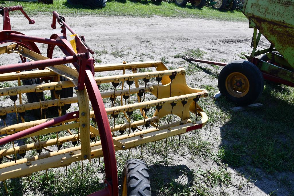 New Holland 258 5 bar hay rake