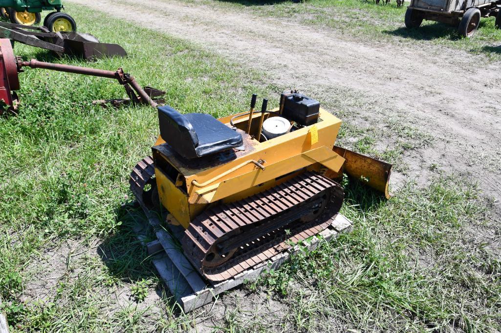 Struck miniature dozer