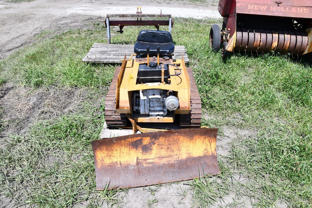 Struck miniature dozer