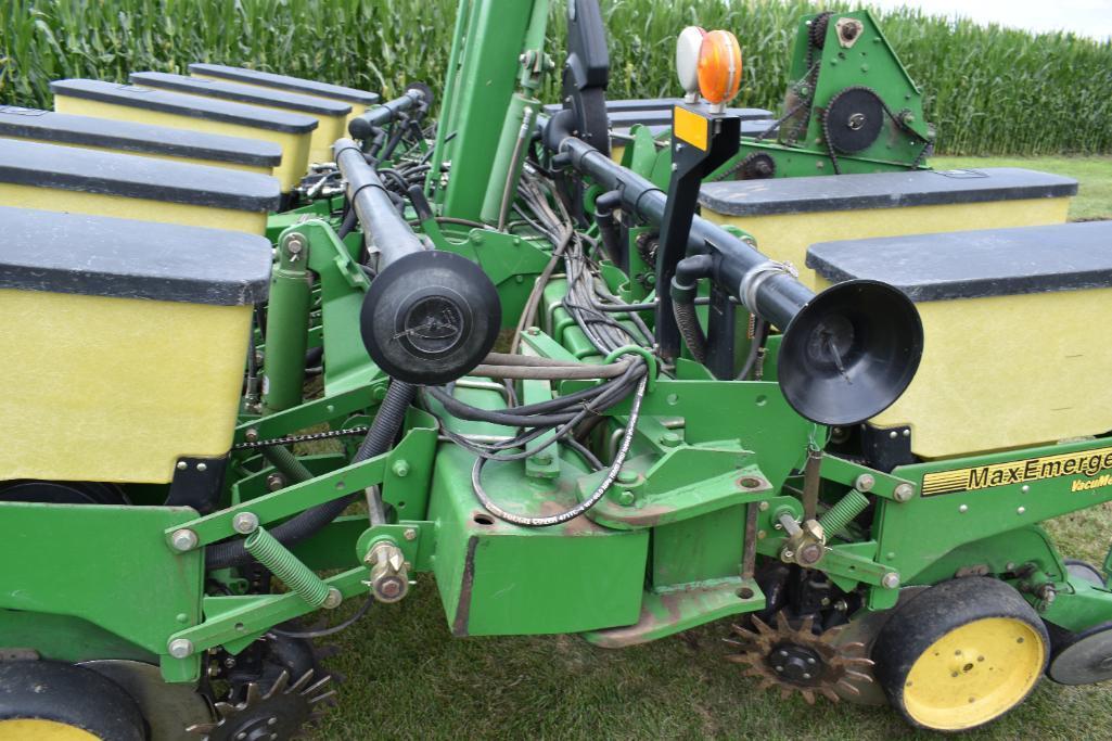 1996 John Deere 1760 12 row 30" planter