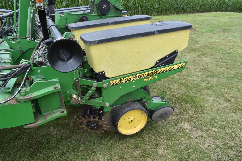 1996 John Deere 1760 12 row 30" planter