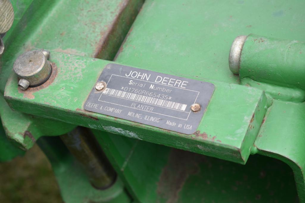 1996 John Deere 1760 12 row 30" planter