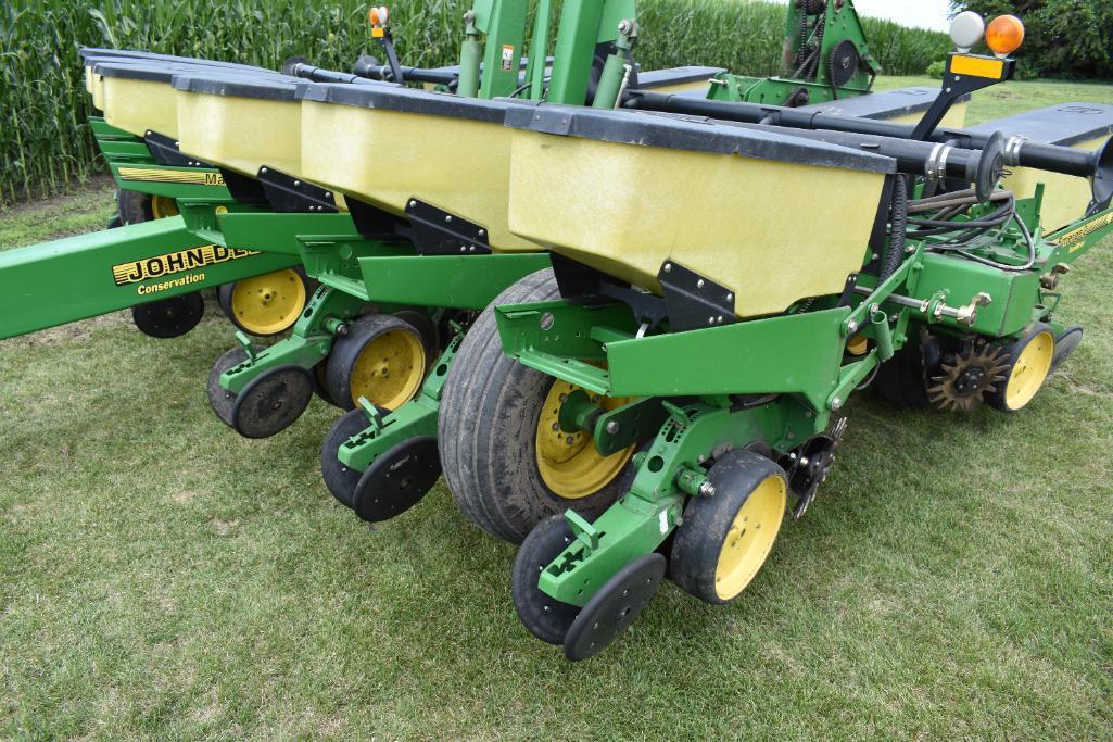 1996 John Deere 1760 12 row 30" planter