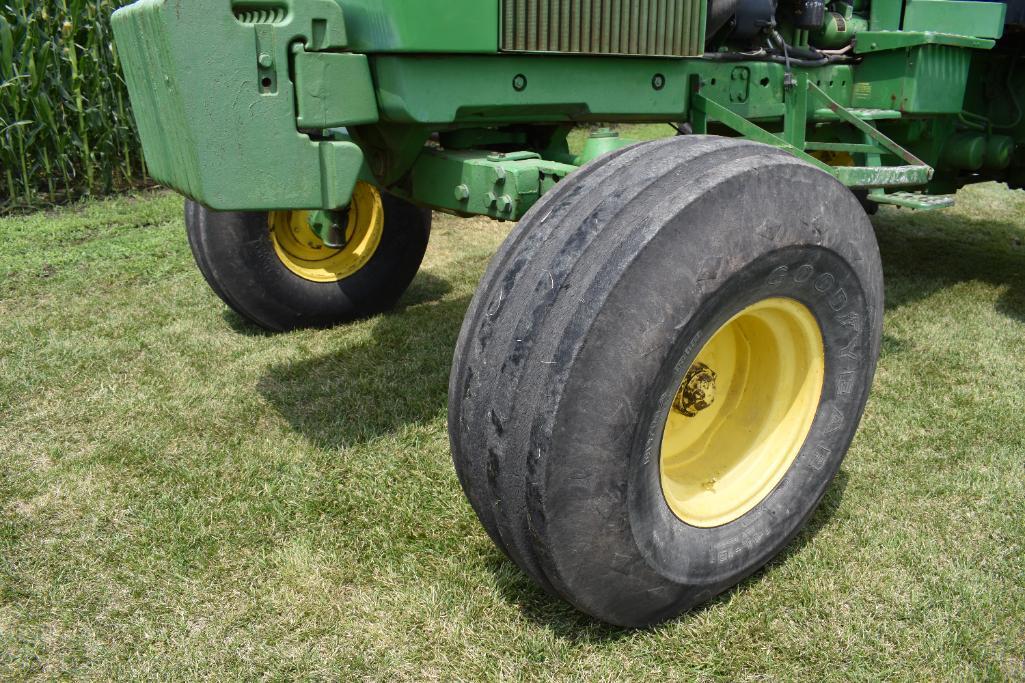 1982 John Deere 4640 2WD tractor