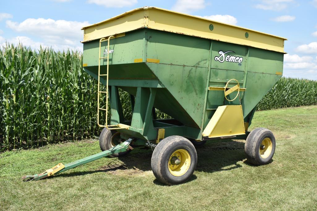 Demco GF250 gravity wagon