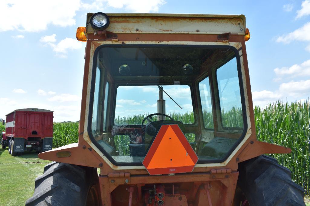 1973 International Farmall 666 2WD tractor