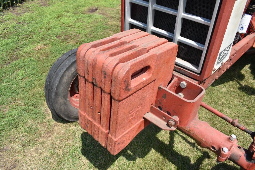 1973 International Farmall 666 2WD tractor