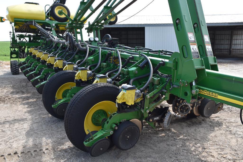 2007 John Deere 1770NT 24 row 30" CCS planter