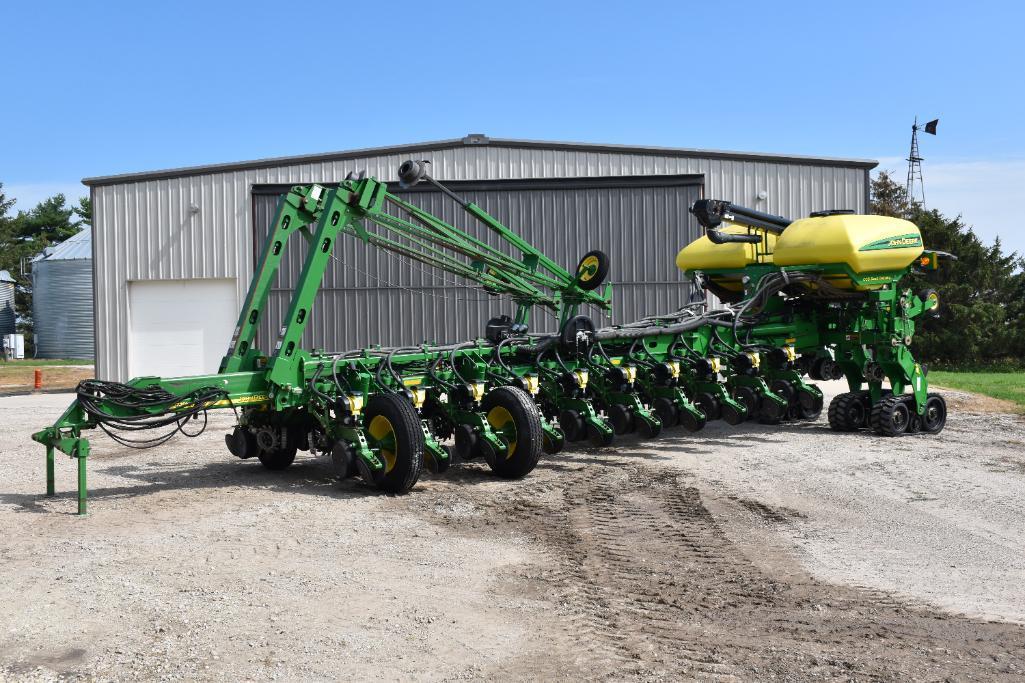 2007 John Deere 1770NT 24 row 30" CCS planter