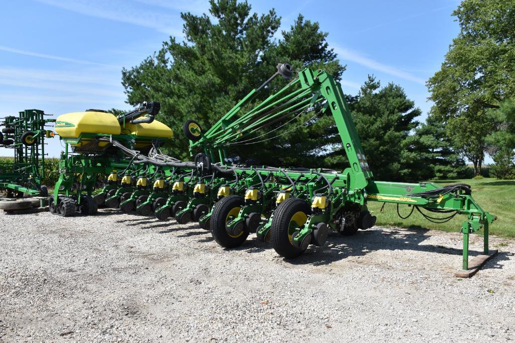 2007 John Deere 1770NT 24 row 30" CCS planter