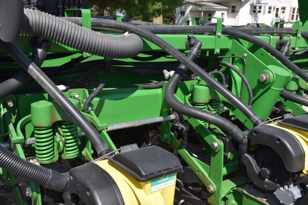 2007 John Deere 1770NT 24 row 30" CCS planter