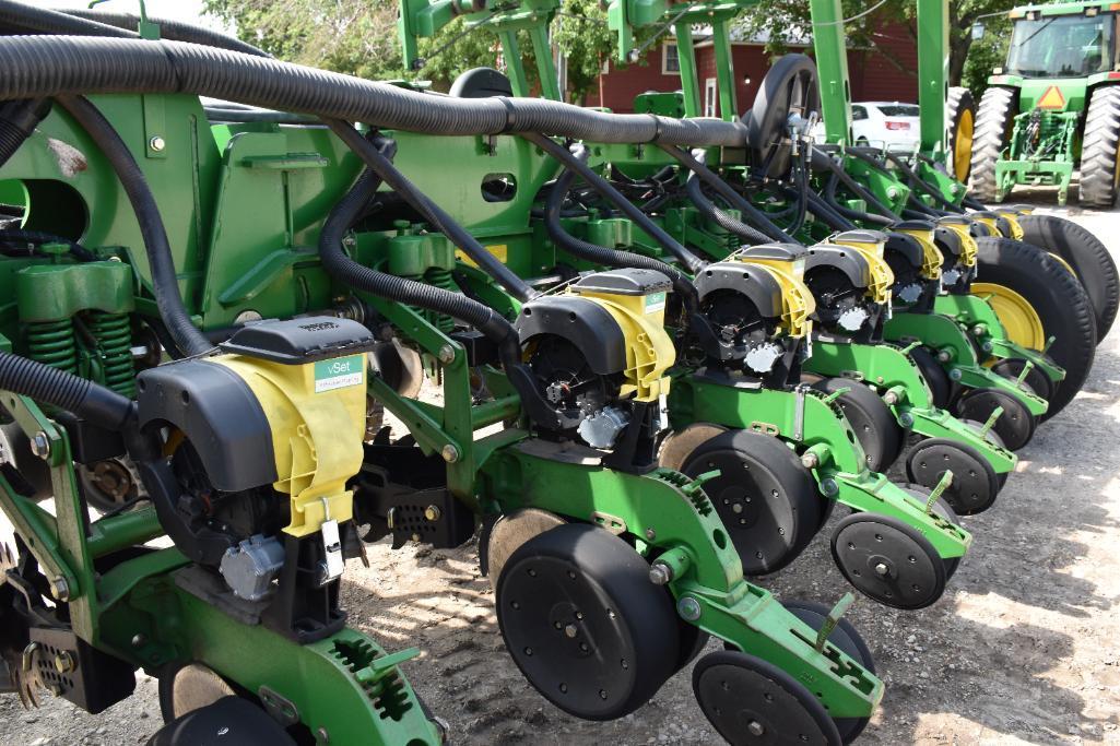 2007 John Deere 1770NT 24 row 30" CCS planter