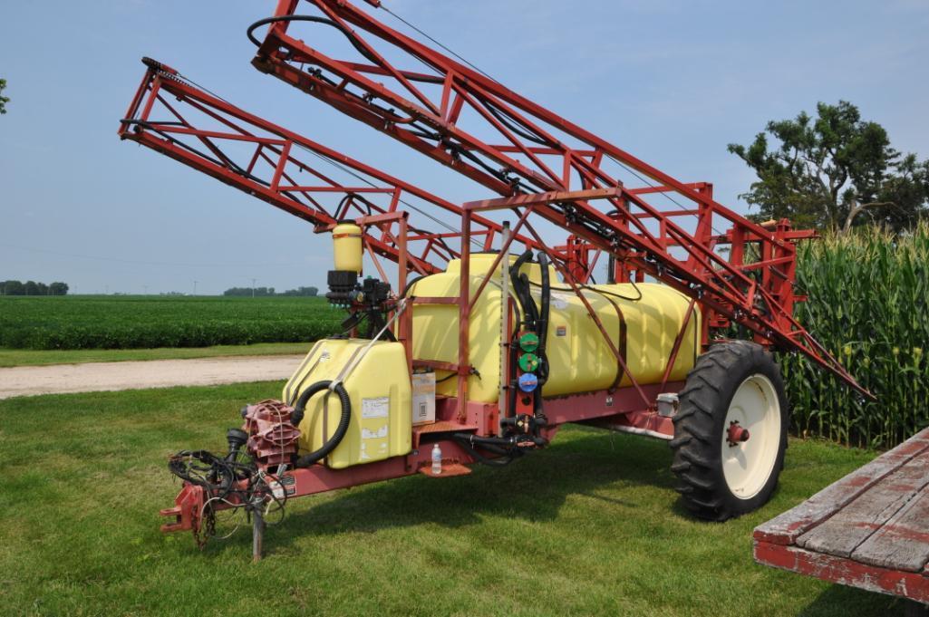 Hardi Navigator 1000 pull-type sprayer