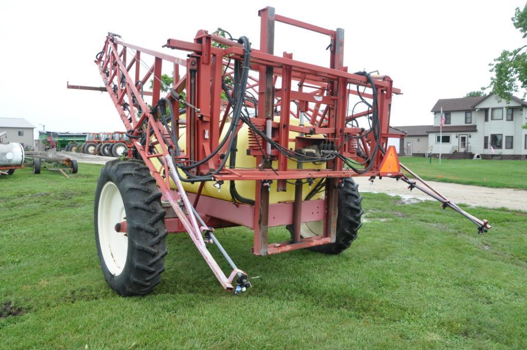 Hardi Navigator 1000 pull-type sprayer