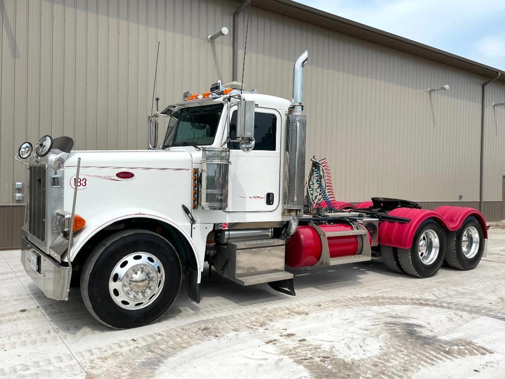 2006 Peterbilt 379 daycab truck