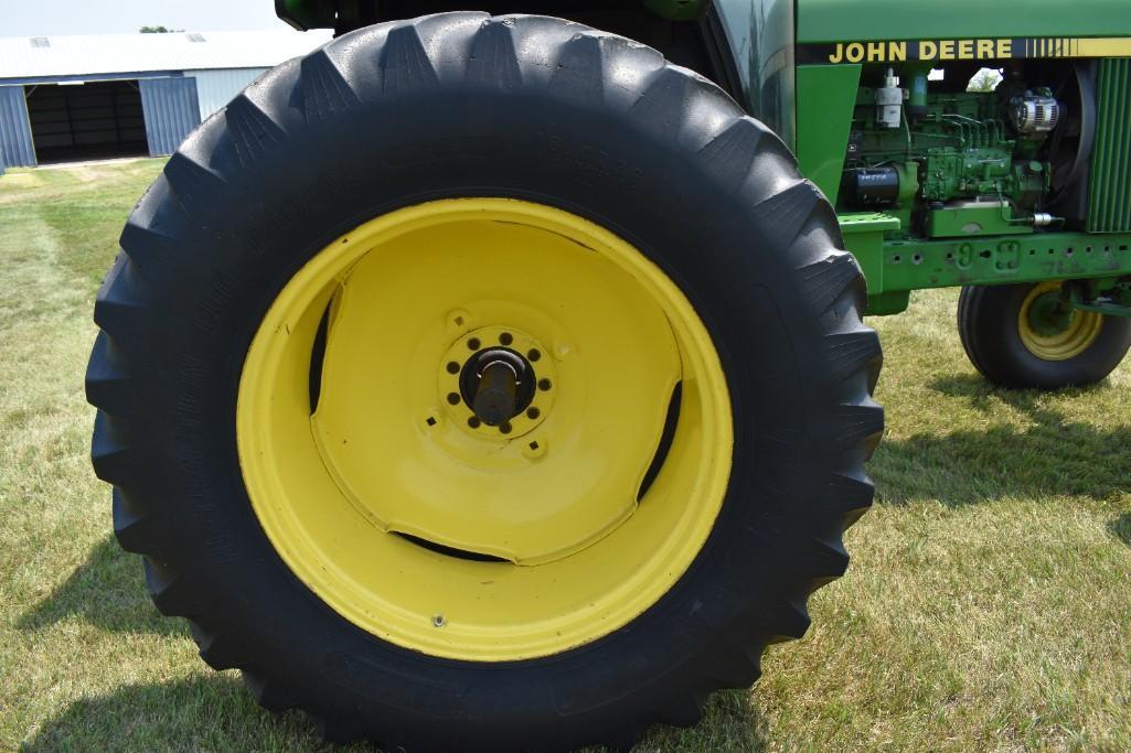 1992 John Deere 4455 2wd tractor