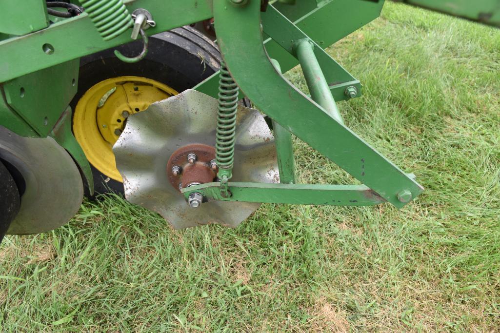 John Deere 7000 4 row 38" planter