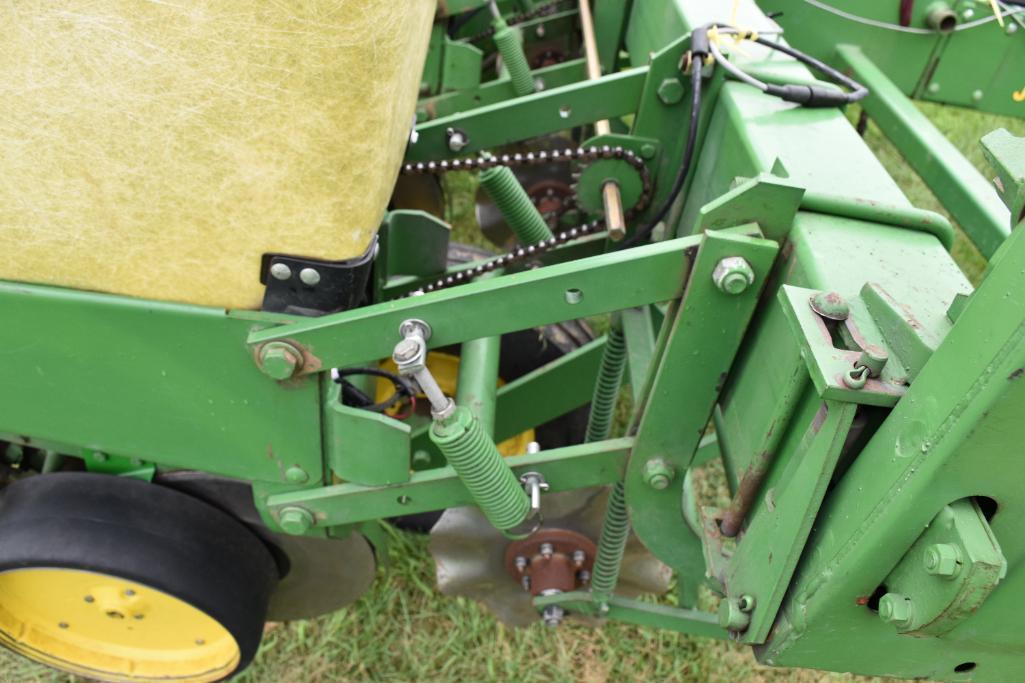 John Deere 7000 4 row 38" planter