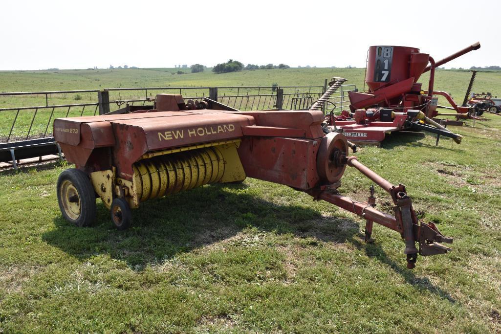 New Holland "Hayliner" 273 square baler