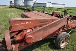 New Holland "Hayliner" 273 square baler